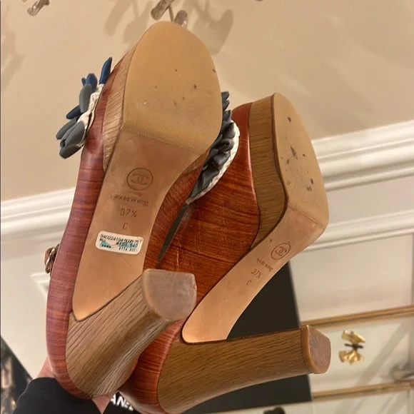 Chanel Rare Runway MarieJane Wedge Brown Floral Heels Size 7.5 M - Picture 13 of 16